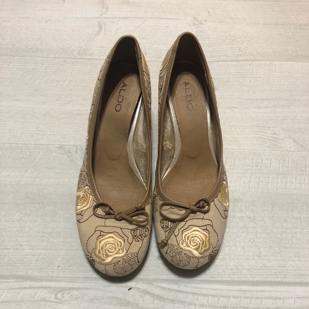 Aldo embroidered heels